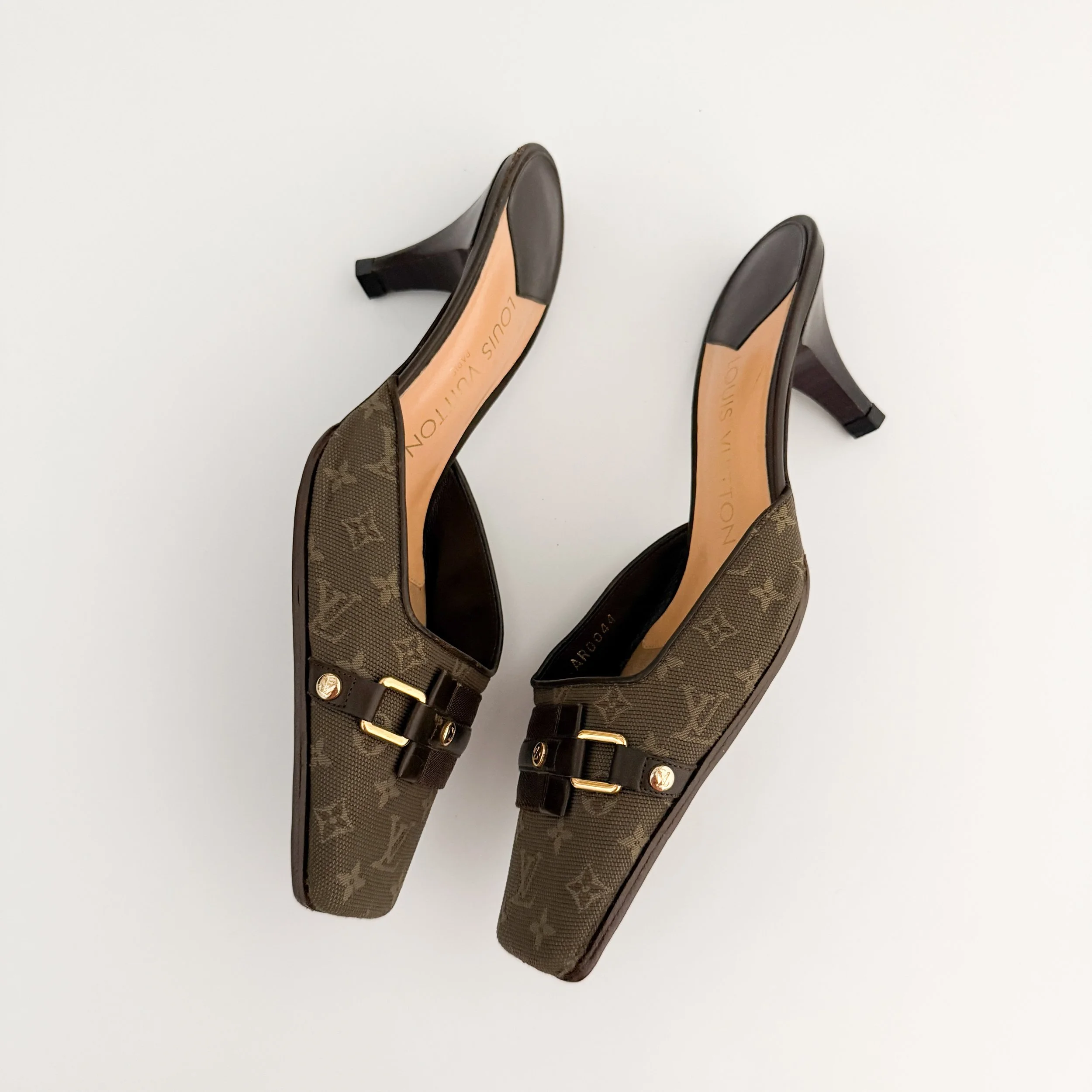 Prada Vintage Cream & Black Satin Bow Mule Heels (US 7 / IT 37